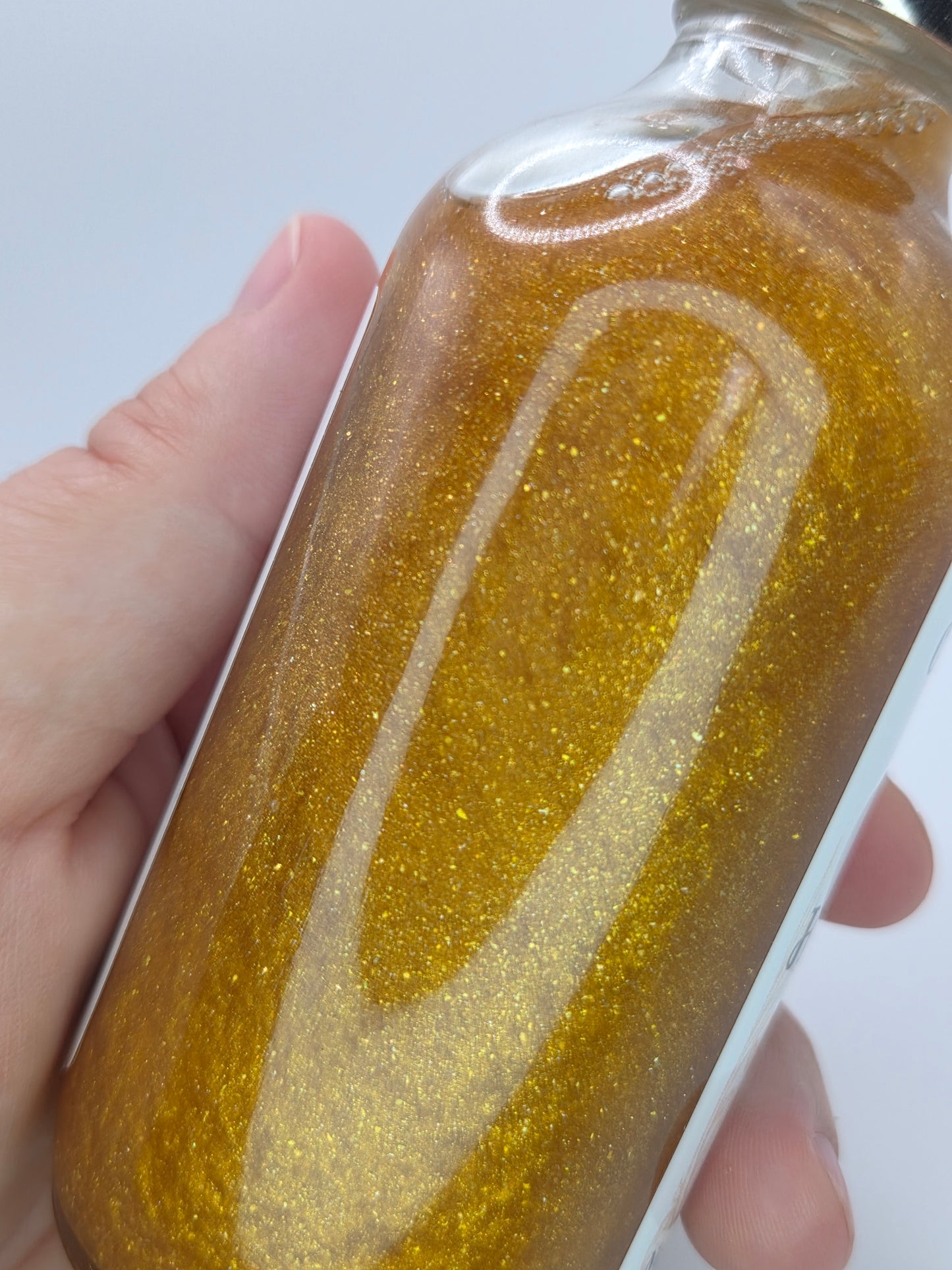 Honey Bunny Shimmer Body Oil - Golden Honey + Jasmine + Rose + Peach Tea + Spun Sugar